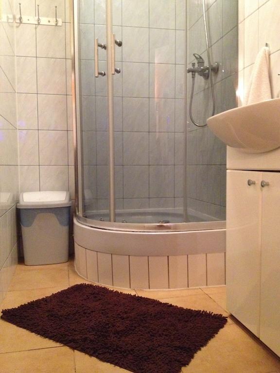 Хостел Pokoje Na Chmielnej 2 Варшава Экстерьер фото